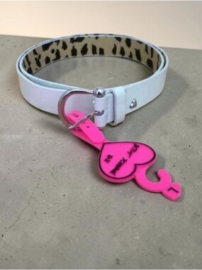 Betsey Johnson White Faux Leather Belt Cheetah Lining Hear Large NWT
